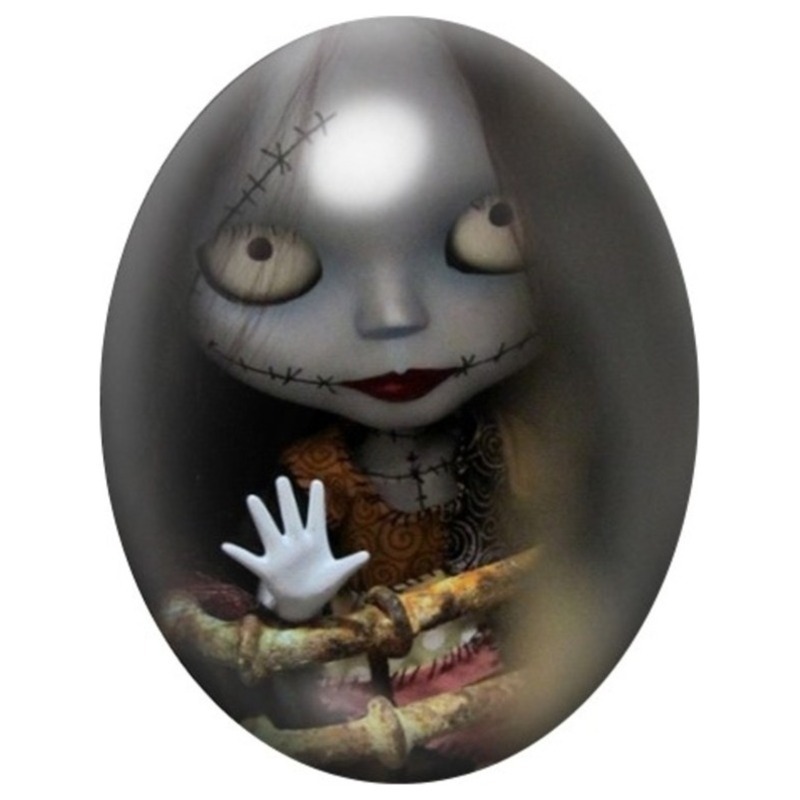 Cabochon en Verre Illustré Poupée Sally à la Main Levée 13x18, 18x25 ou 30x40mm
