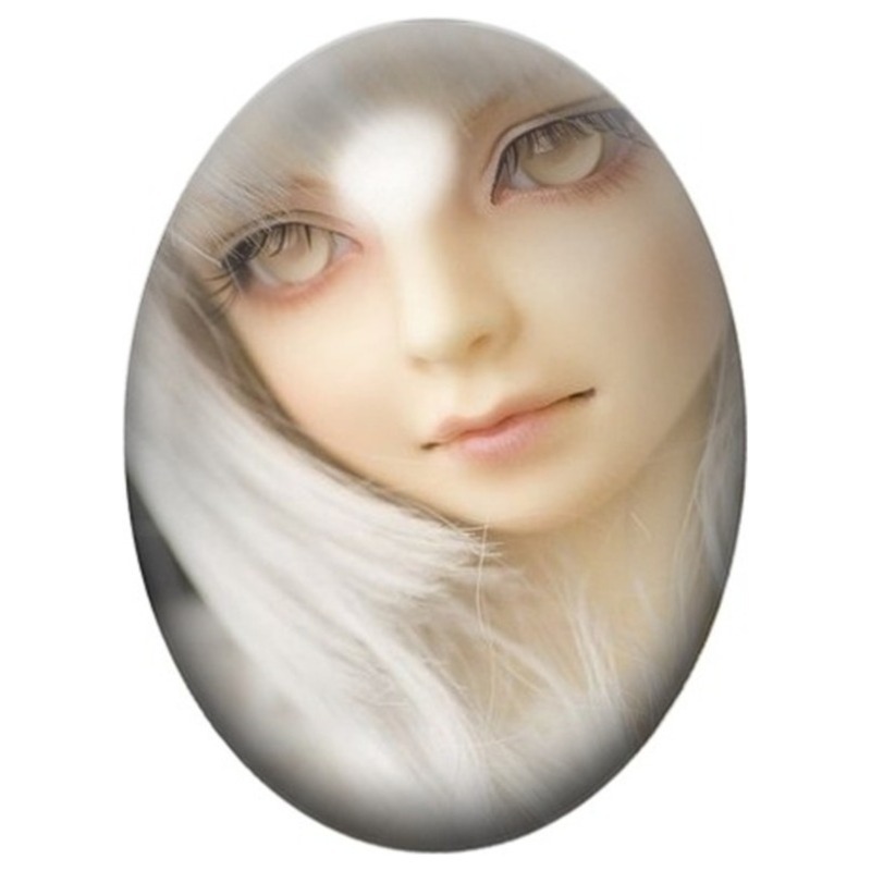 Cabochon en Verre Illustré Poupée aux Cheveux Blancs 13x18, 18x25 ou 30x40mm