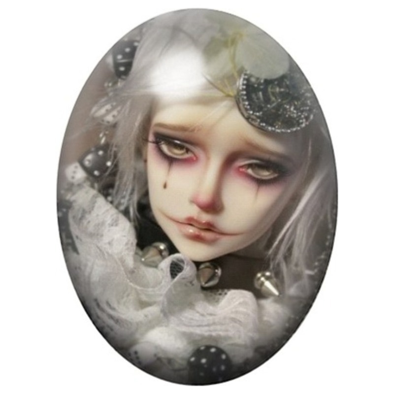Cabochon en Verre Illustré Poupée Gothique aux Yeux Roses 13x18, 18x25 ou 30x40mm