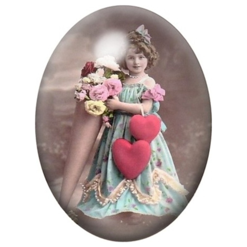 Cabochon en Verre Illustré Petite Fille aux Cœurs Rouges 13x18, 18x25 ou 30x40mm