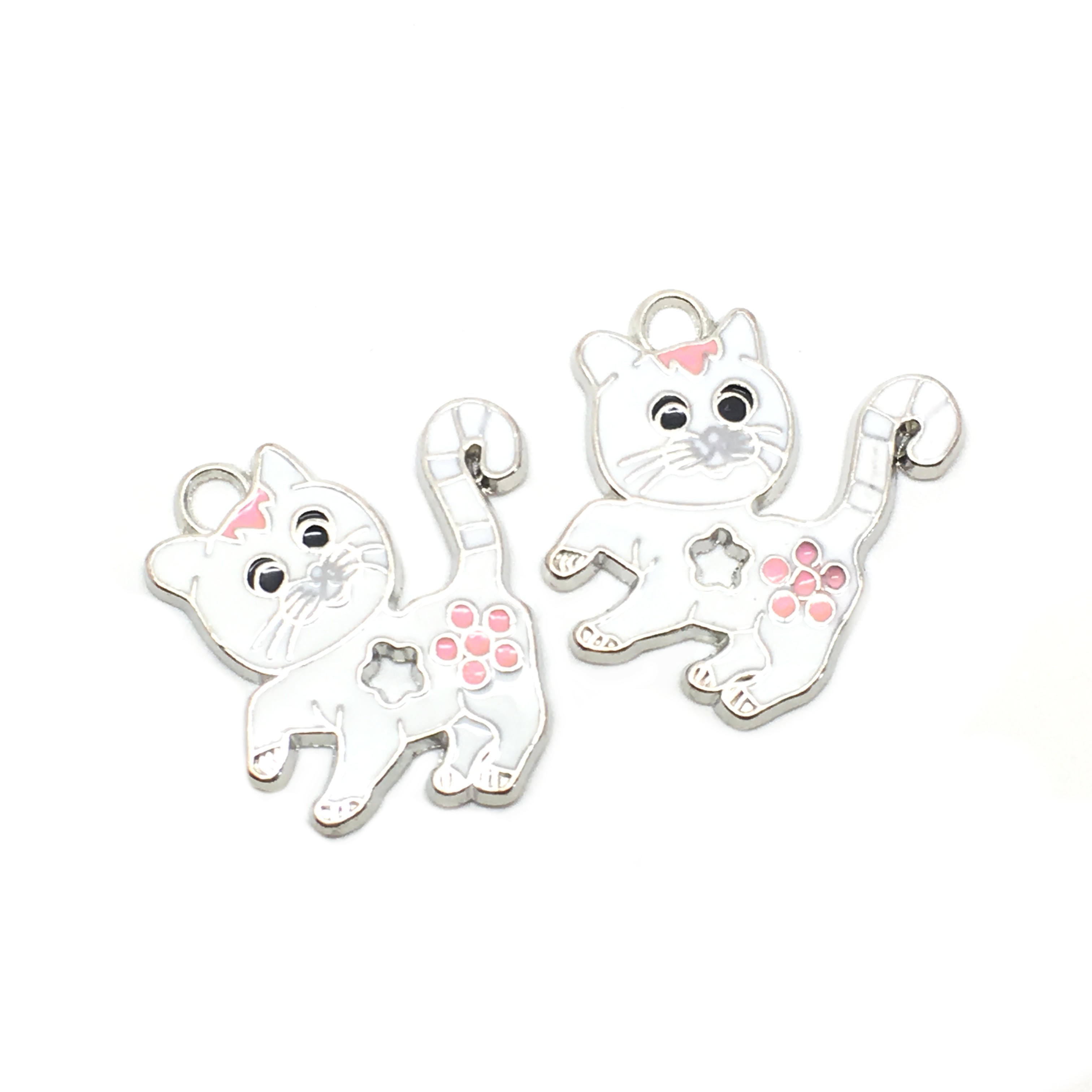 2 Breloques Chat en Émail Métal Argenté 25x24mm
