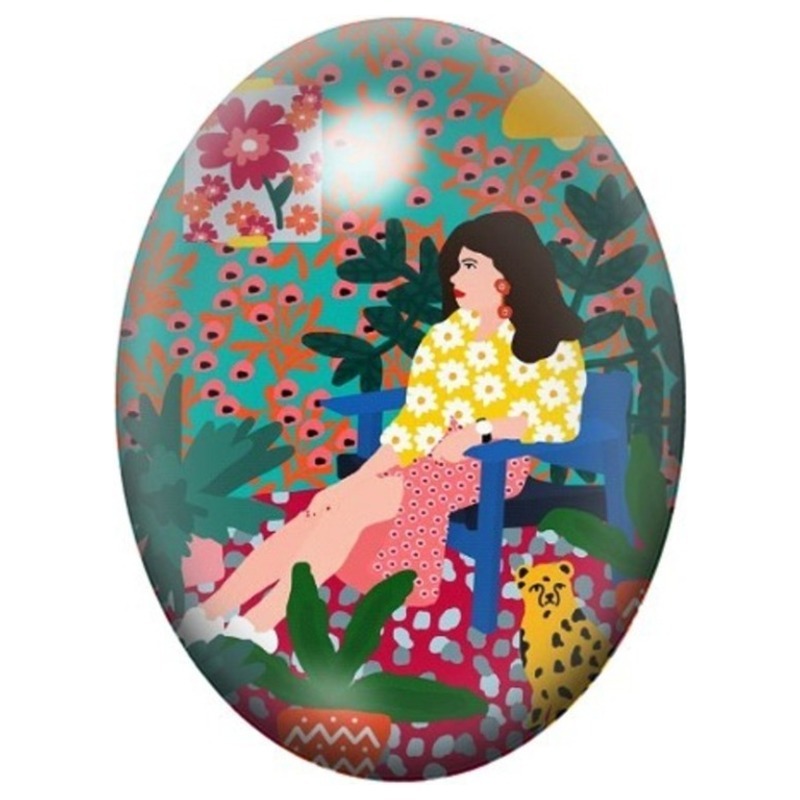 Cabochon en Verre Illustré Femme en Robe Jaune au Léopard 13x18, 18x25 ou 30x40mm
