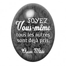 Cabochon en Verre Illustré Citation Soyez Vous-même d’Oscar Wilde 13x18, 18x25 ou 30x40mm pour la création de bijoux fantaisie -
