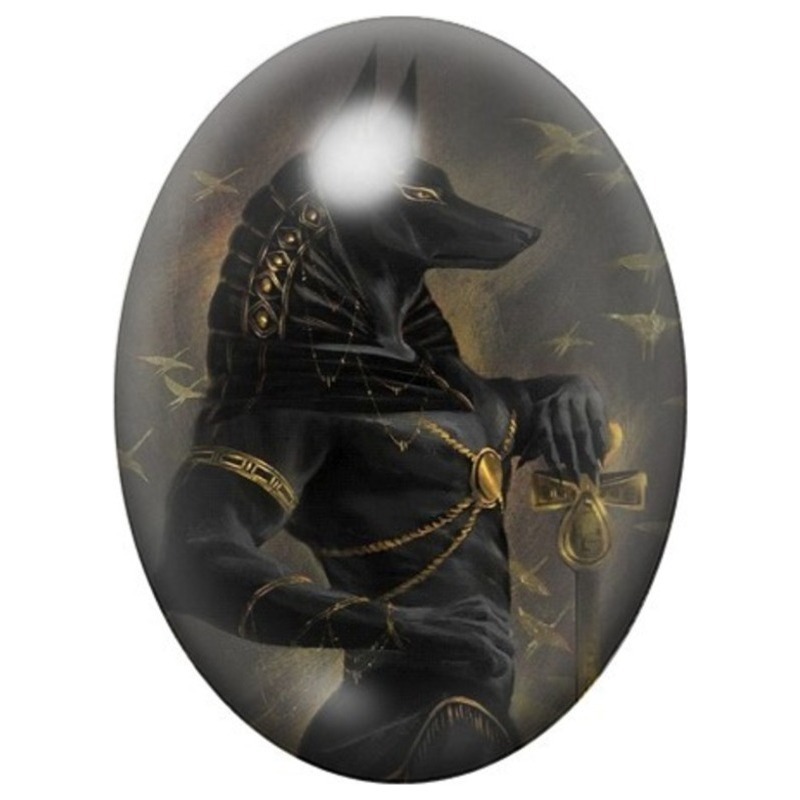 Cabochon en Verre Illustré Anubis Assis dans l’Ombre Dorée 13x18, 18x25 ou 30x40mm