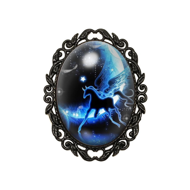 Broche Noire avec Cabochon en Verre Cheval Ailé Féérique