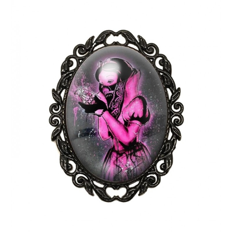 Broche Noire avec Cabochon en Verre Blanche-Neige Gothique