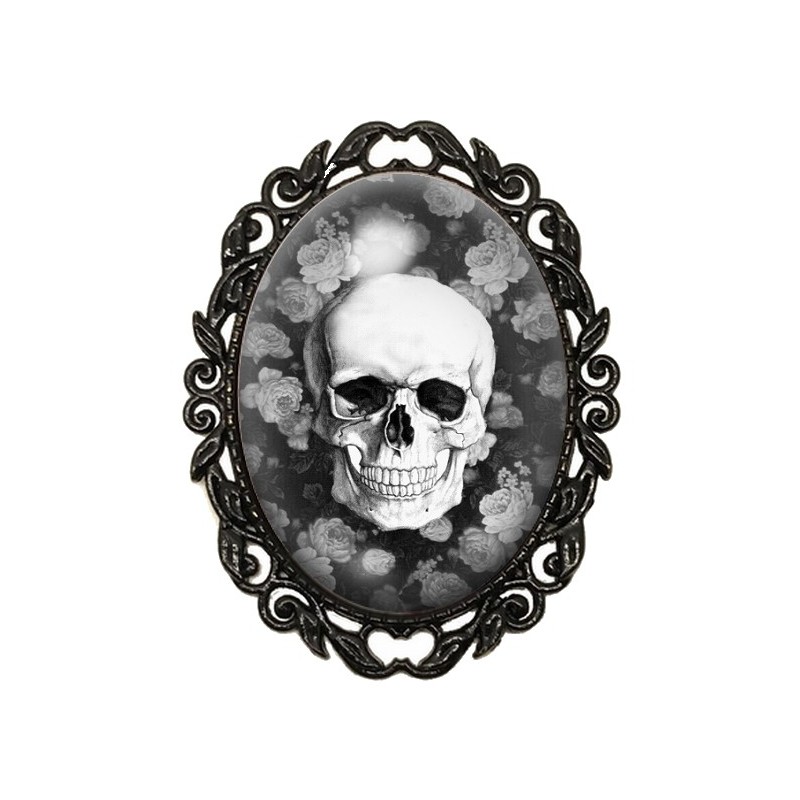 Broche Noire avec Cabochon en Verre Crâne Gothique