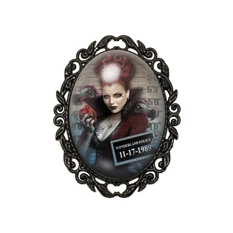 Broche Noire avec Cabochon en Verre Reine de Coeur Alice Coupable