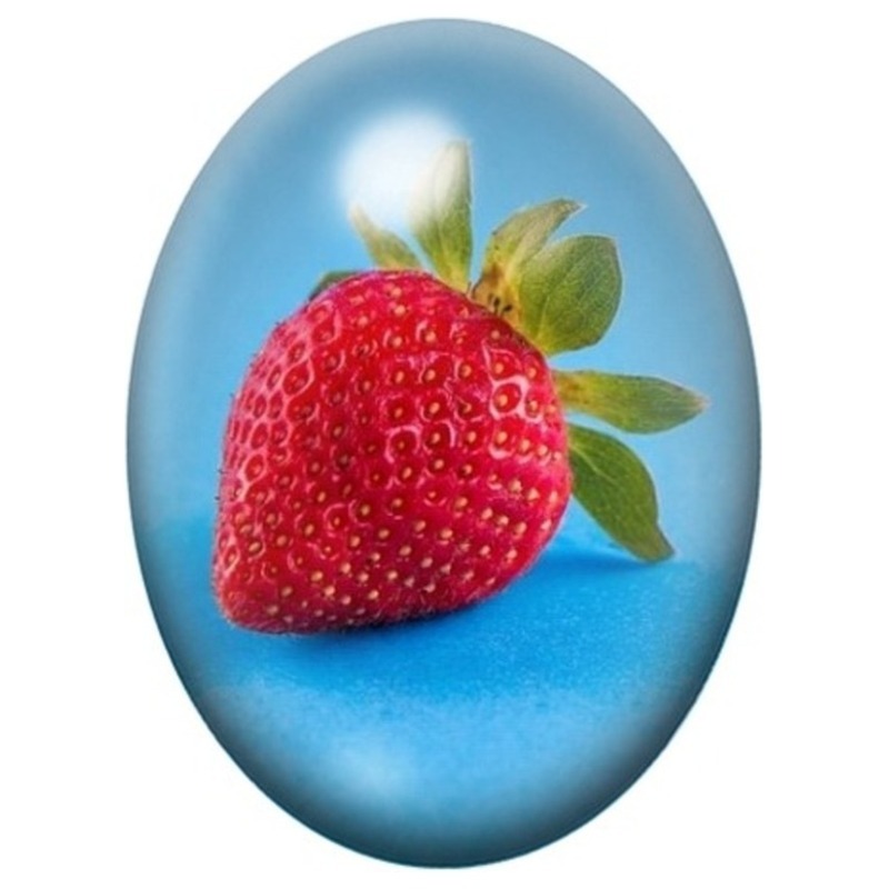 Cabochon en Verre Illustré Fraise sur Fond Bleu 13x18, 18x25 ou 30x40mm