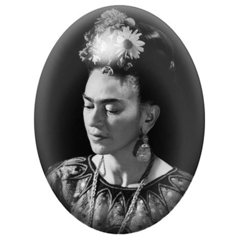 Cabochon en Verre Illustré Frida Kahlo les Yeux Clos en Noir et Blanc 13x18, 18x25 ou 30x40mm