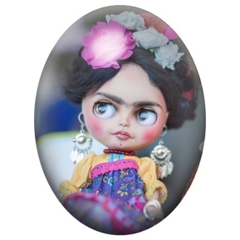 Cabochon en Verre Illustré Poupée Blythe Frida Kahlo aux Fleurs Roses 13x18, 18x25 ou 30x40mm