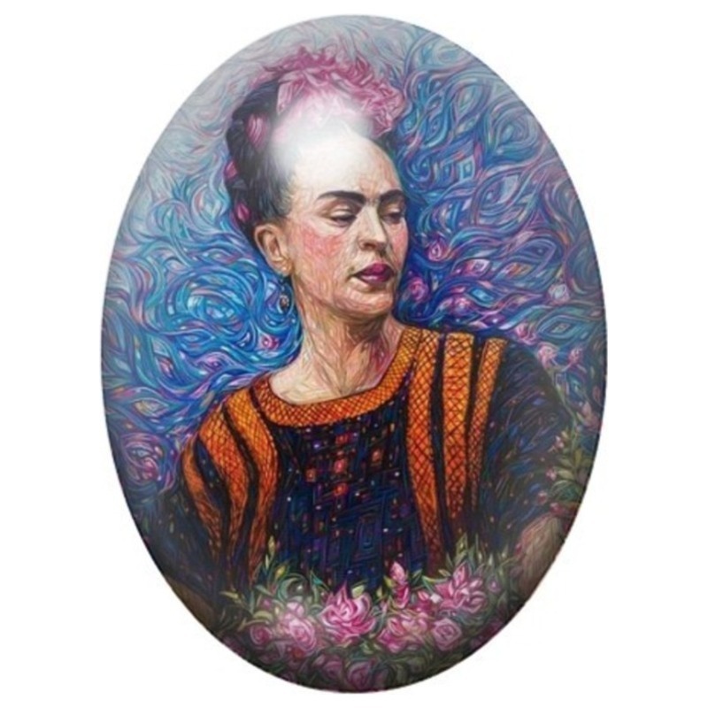 Cabochon en Verre Illustré Frida Kahlo en Robe Brodée sur Fond Bleu 13x18, 18x25 ou 30x40mm