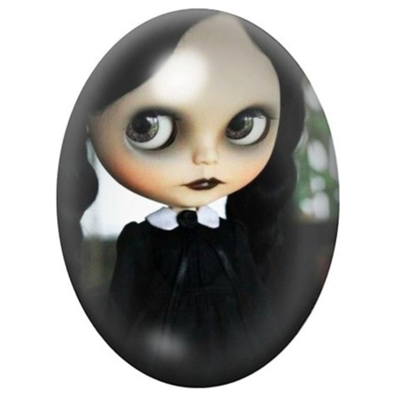 Cabochon en Verre Illustré Poupée Blythe Mercredi Addams 13x18, 18x25 ou 30x40mm