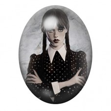 Cabochon en Verre Illustré Mercredi Addams aux Bras Croisés sur Fond Gris 13x18, 18x25 ou 30x40mm pour la création de bijoux fan