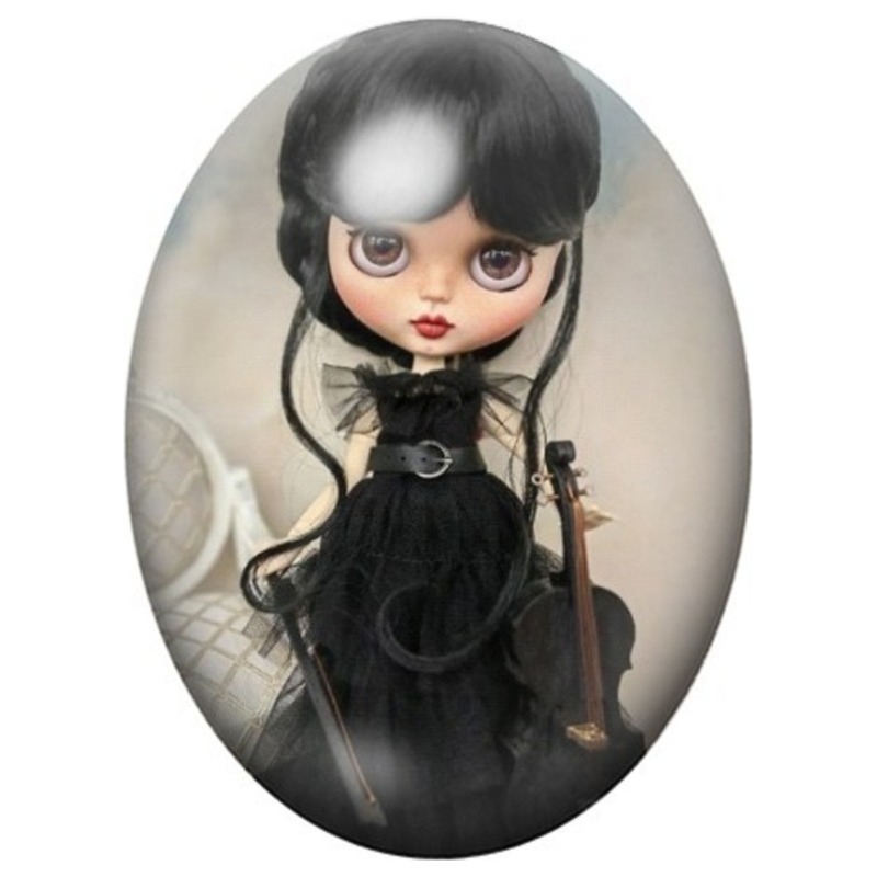 Cabochon en Verre Illustré Poupée Blythe Gothique en Robe Noire 13x18, 18x25 ou 30x40mm