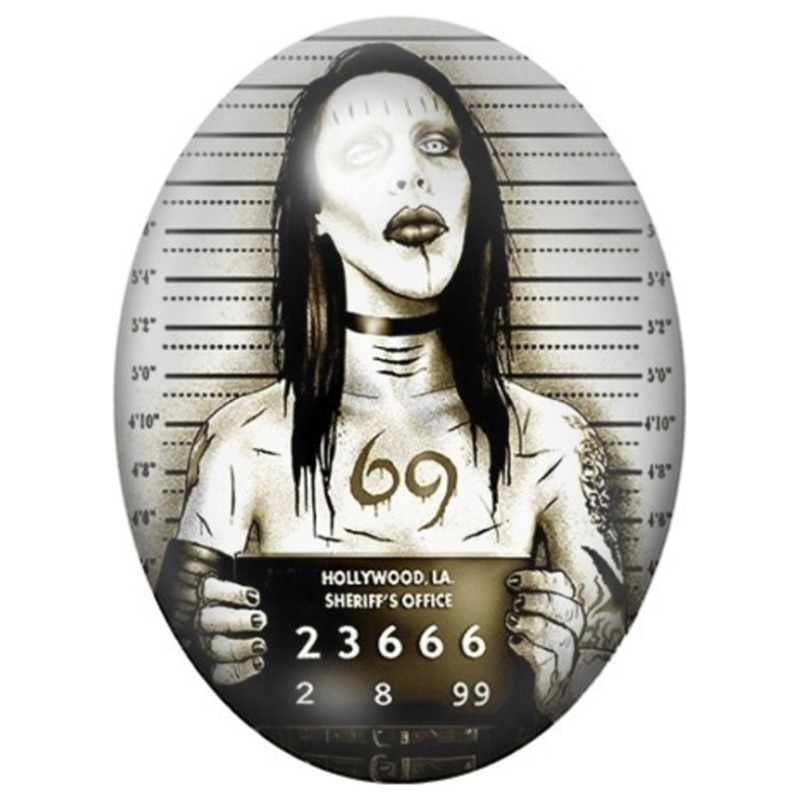 Cabochon en Verre Illustré Femme Gothique Numéro 69 en Portrait Judiciaire 13x18, 18x25 ou 30x40mm