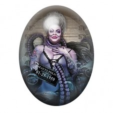 Cabochon en Verre Illustré Ursula Coupable Police Gothique 13x18, 18x25 ou 30x40mm  pour la Création de Bijoux Fantaisie - DIY