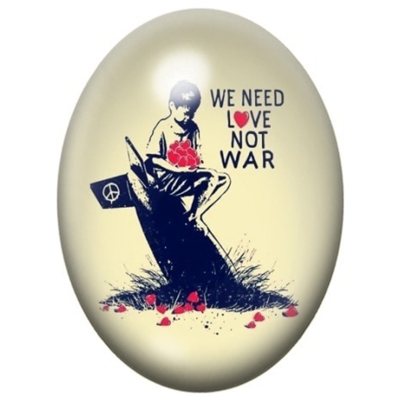 Cabochon en Verre Illustré Femme We Need Love Not War 13x18, 18x25 ou 30x40mm