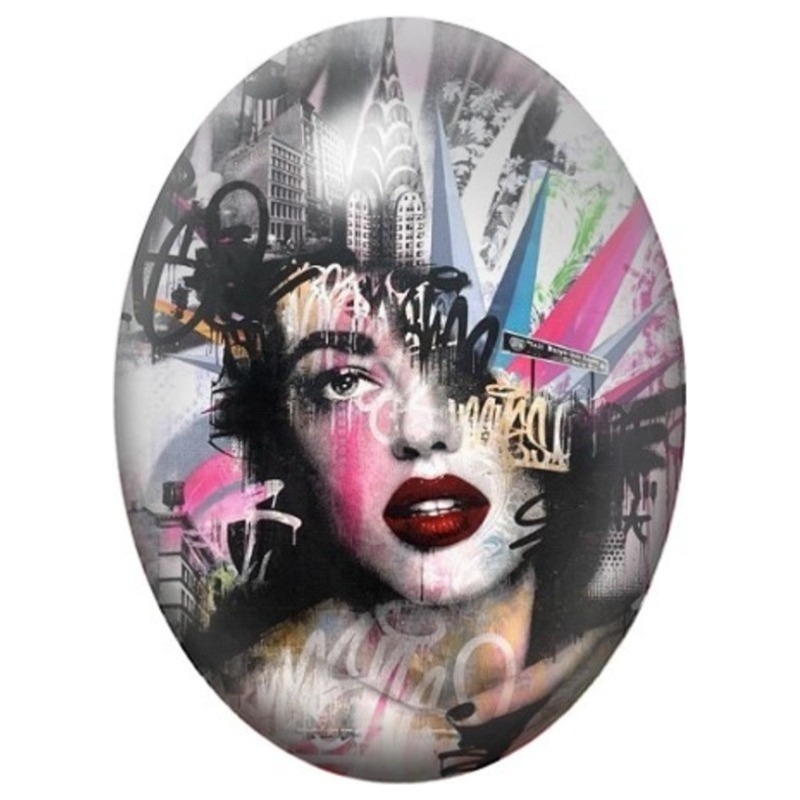Cabochon en Verre Illustré Femme aux Lèvres Rouges et Ville Graphique 13x18, 18x25 ou 30x40mm