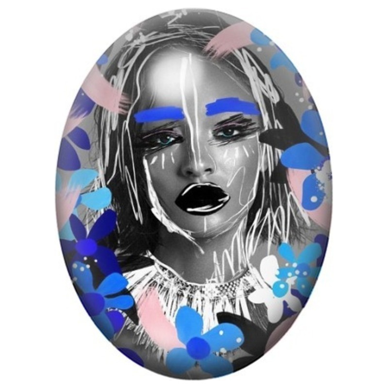 Cabochon en Verre Illustré Femme aux Fleurs Bleues Pop Art 13x18, 18x25 ou 30x40mm