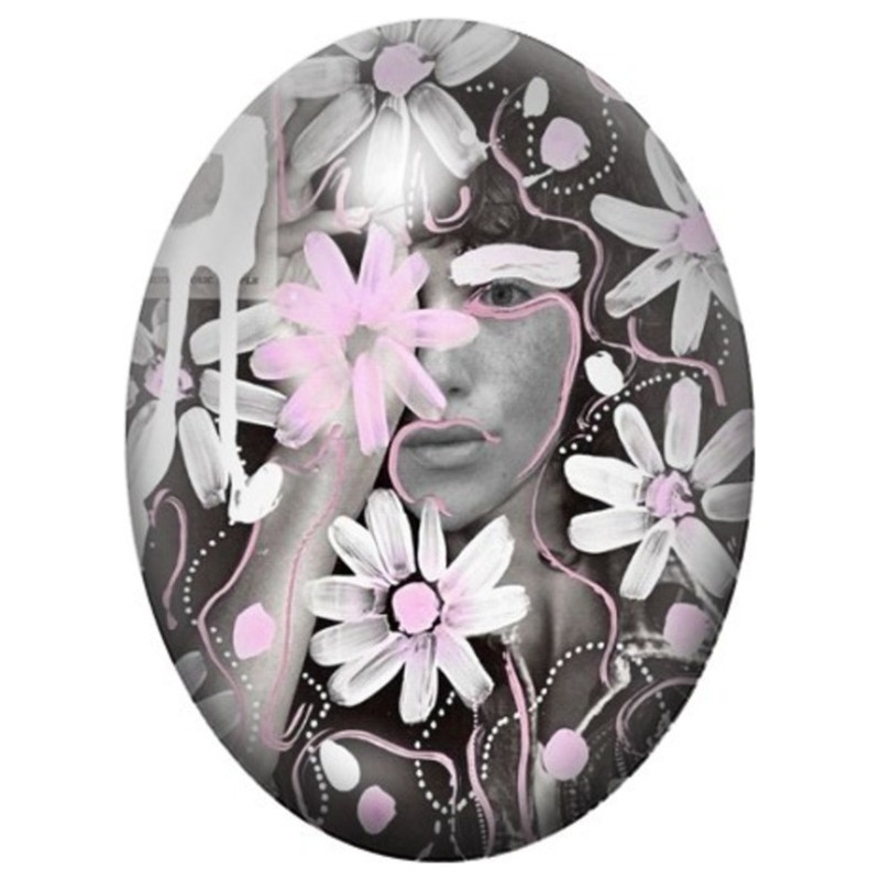 Cabochon en Verre Illustré Femme aux Fleurs Roses en Noir et Blanc 13x18, 18x25 ou 30x40mm