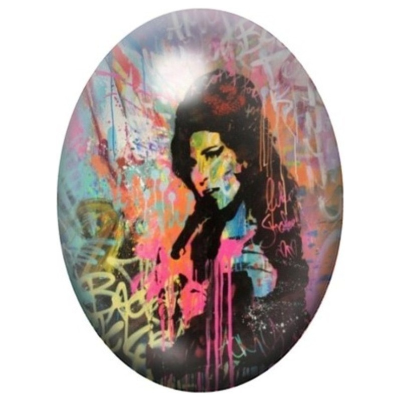 Cabochon en Verre Illustré Femme Fumant sur Fond Graffiti 13x18, 18x25 ou 30x40mm