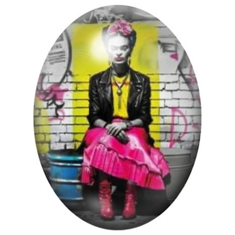 Cabochon en Verre Illustré Frida Kahlo assise en Street Art 13x18, 18x25 ou 30x40mm