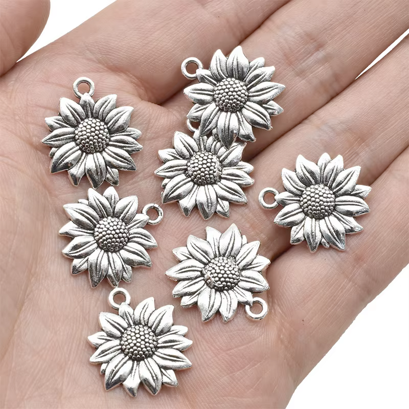 4 Breloques Fleur Tournesol Métal Argenté 21x19mm
