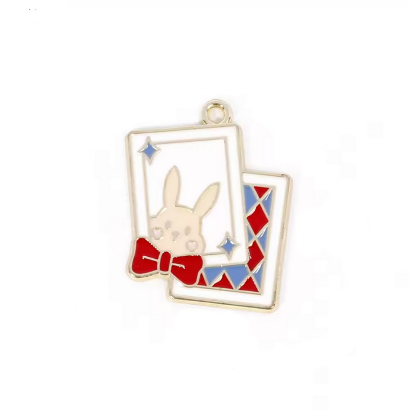 Breloque Carte Lapin Alice au Pays des Merveilles en Émail Métal Doré 28x22mm
