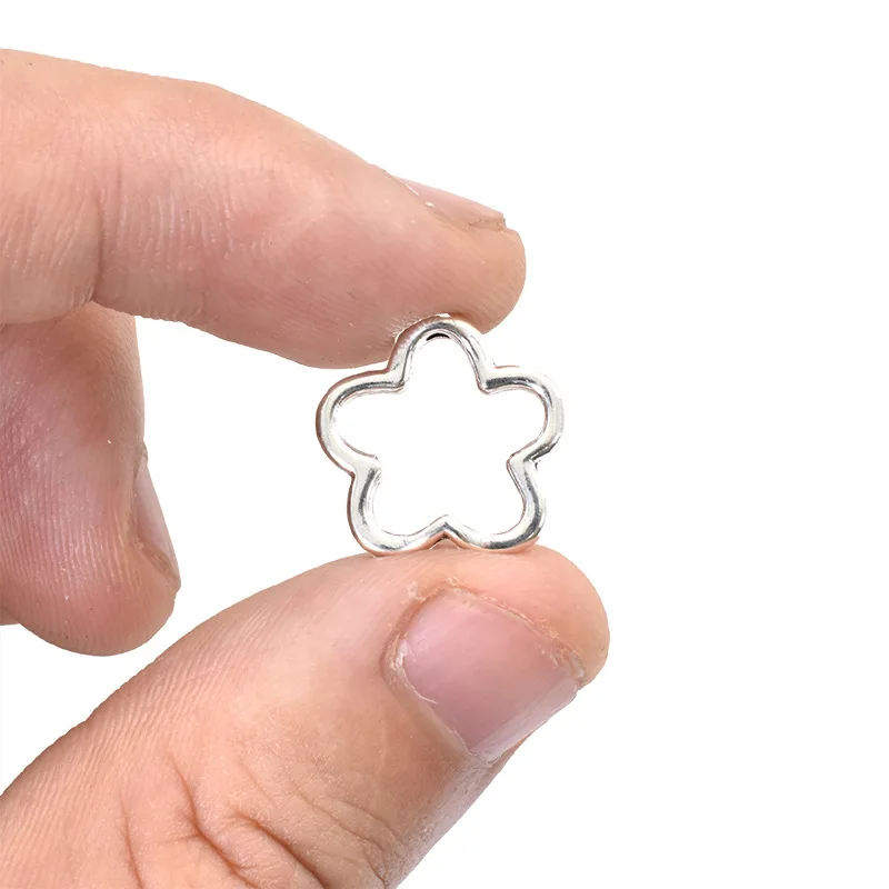 4 Connecteurs Perle Fleur en Métal Argenté 15x15mm