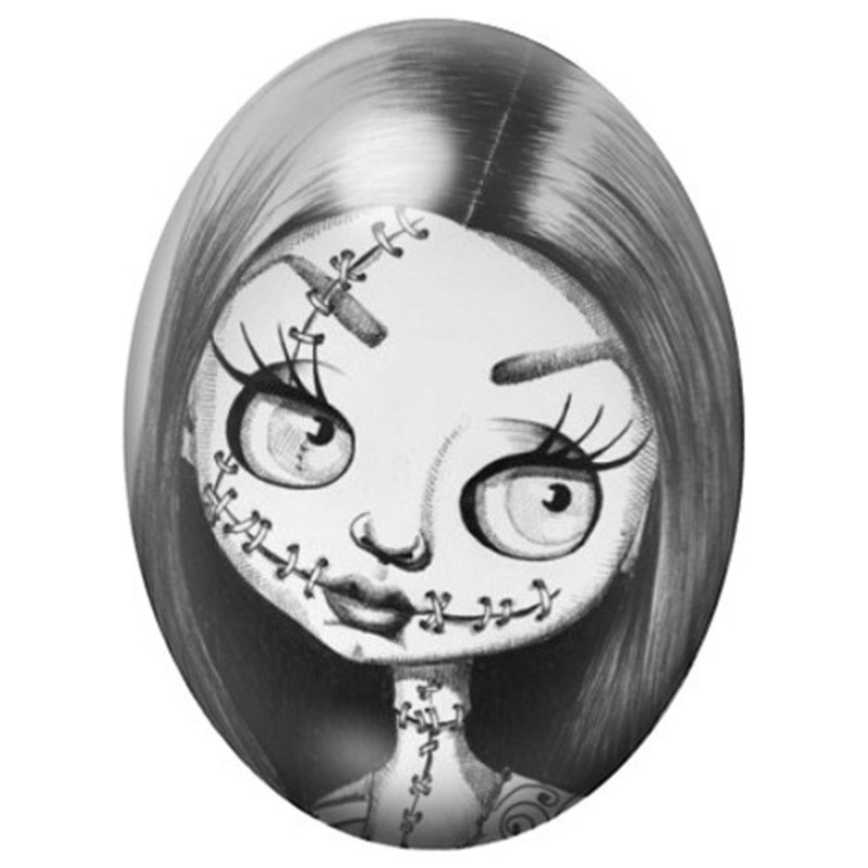 Cabochon en Verre Illustré Sally au Visage Cousu en Noir et Blanc 13x18, 18x25 ou 30x40mm