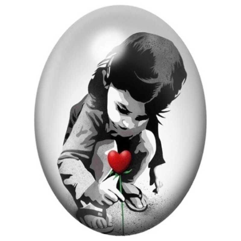 Cabochon en Verre Illustré Enfant Offrant un Cœur Rouge 13x18, 18x25 ou 30x40mm