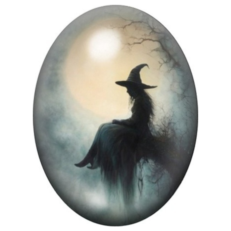 Cabochon en Verre Illustré Silhouette de Sorcière dans la Brume 13x18, 18x25 ou 30x40mm