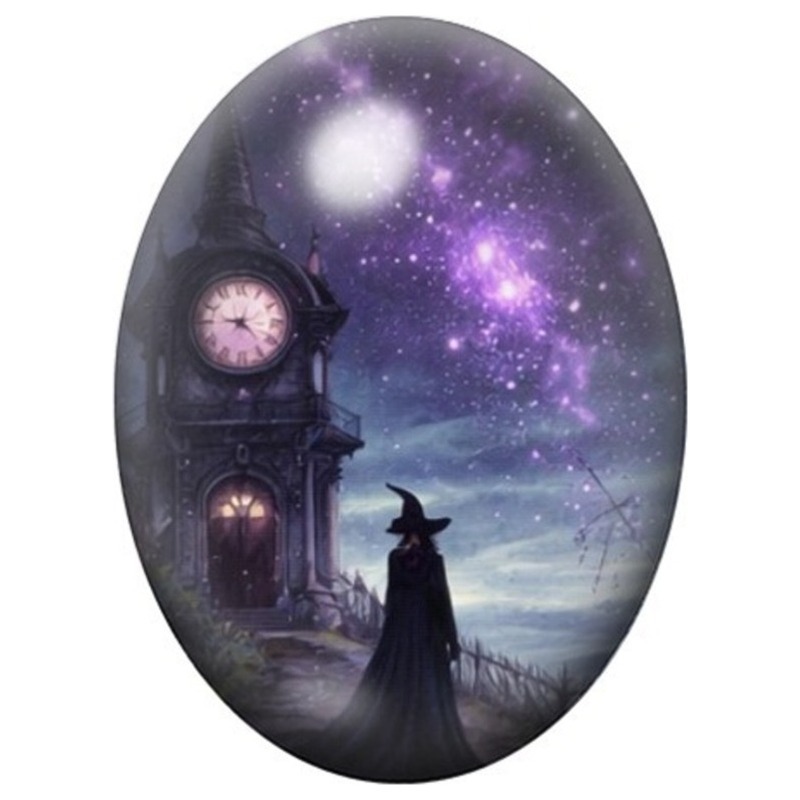 Cabochon en Verre Illustré Sorcière devant l’Horloge sous le Ciel Étoilé 13x18, 18x25 ou 30x40mm