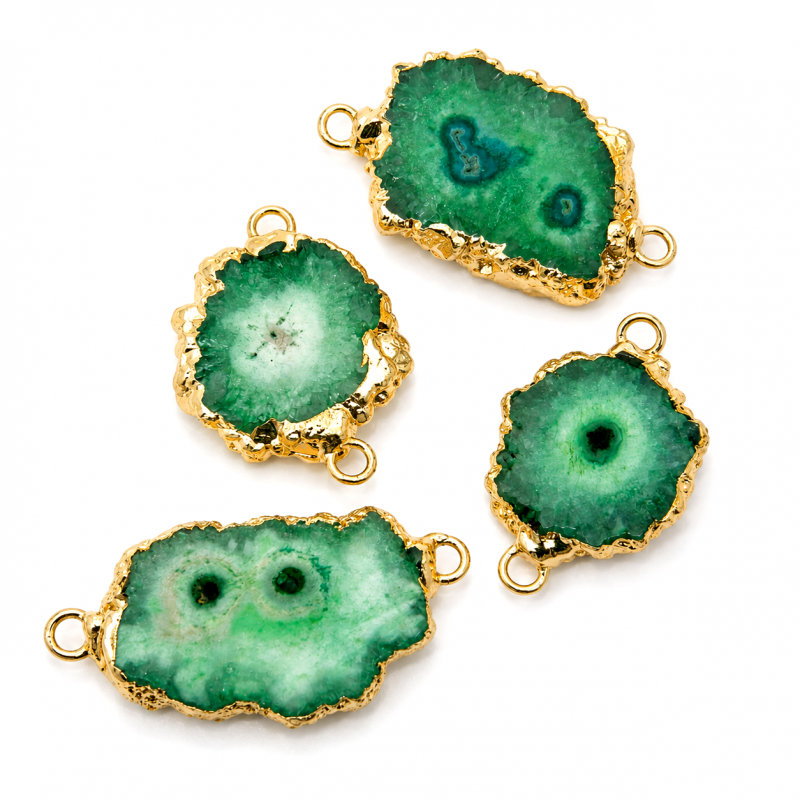 Connecteur Stylisé en Pierre Naturelle Quartz Solaire Teinté Vert Métal Doré 20-31mm