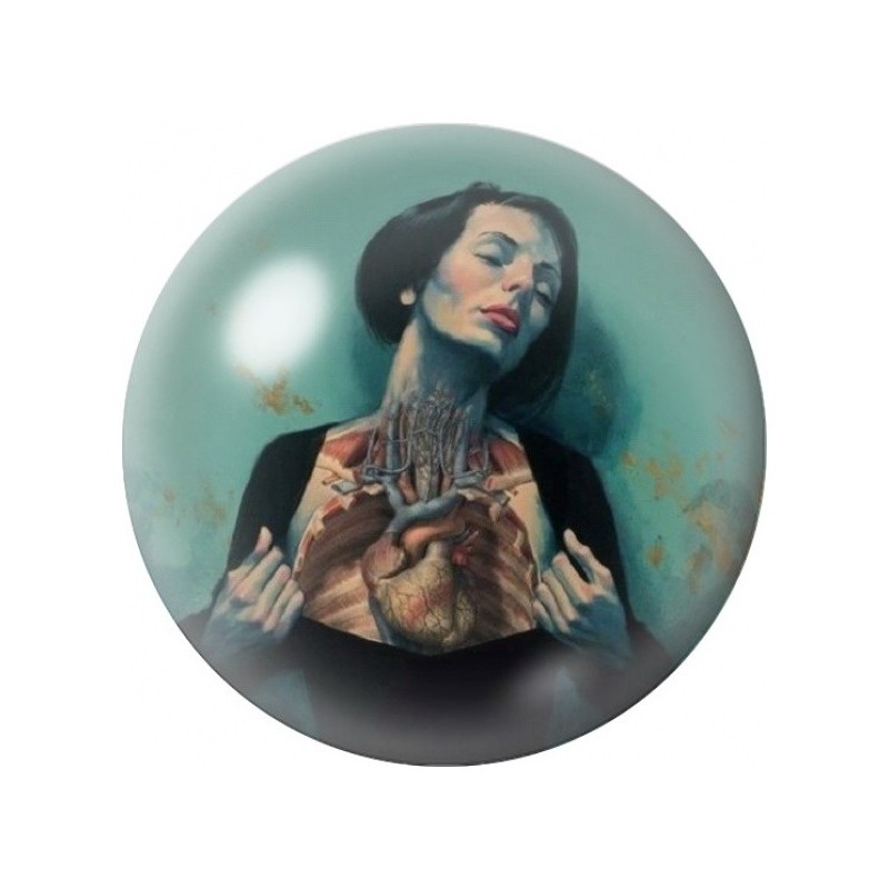 Cabochon en Verre Illustré Femme tenant son Cœur Anatomique 12 à 25mm