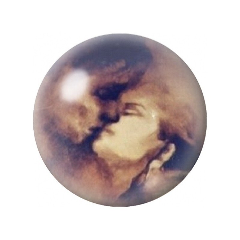 Cabochon en Verre Illustré Couple S’Embrassant dans la Brume 12 à 25mm