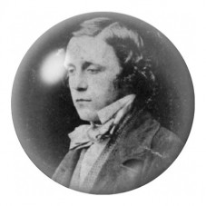 Cabochon en Verre Illustré Lewis Carroll au Nœud Papillon 12 à 25mm pour la Création de Bijoux Fantaisie - DIY