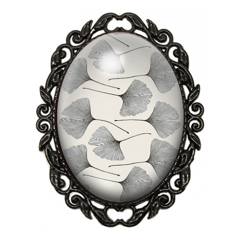 Broche Noire avec Cabochon en Verre Feuilles de Ginkgo Noir et Blanc
