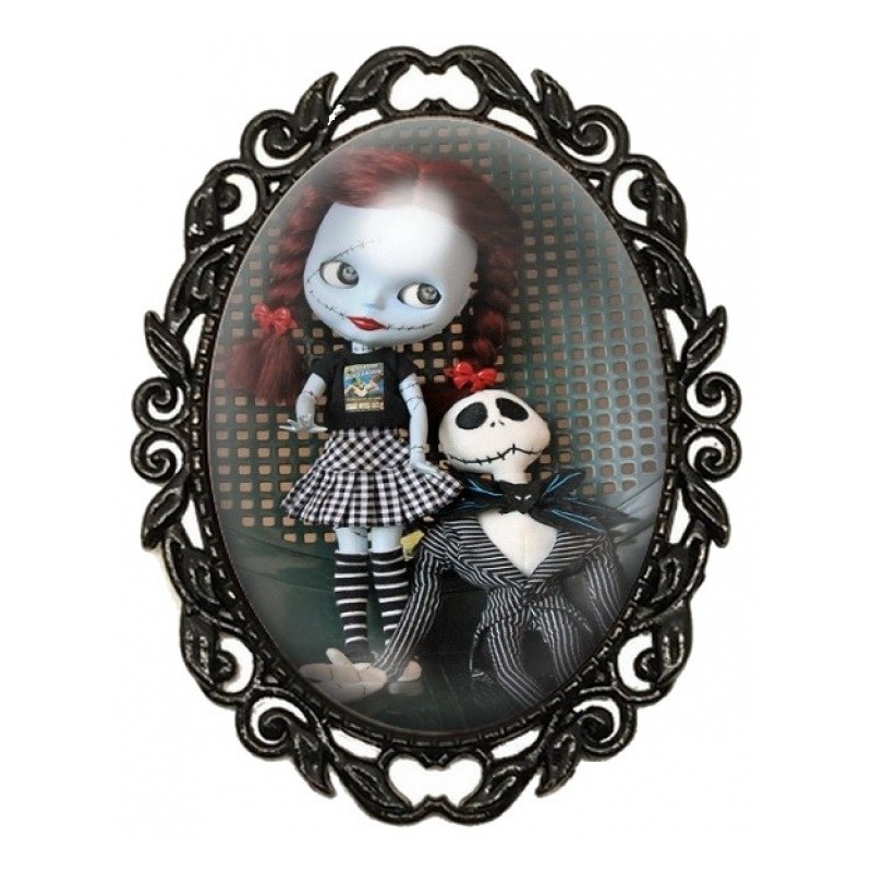 Broche Noire avec Cabochon en Verre Jack et Sally en Poupées