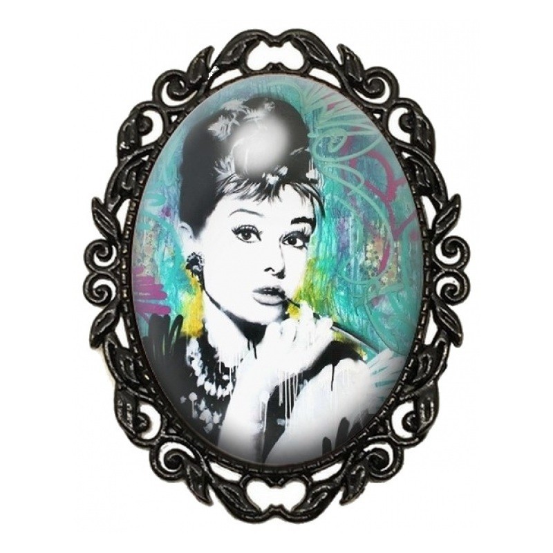 Broche Noire avec Cabochon en Verre Audrey Hepburn