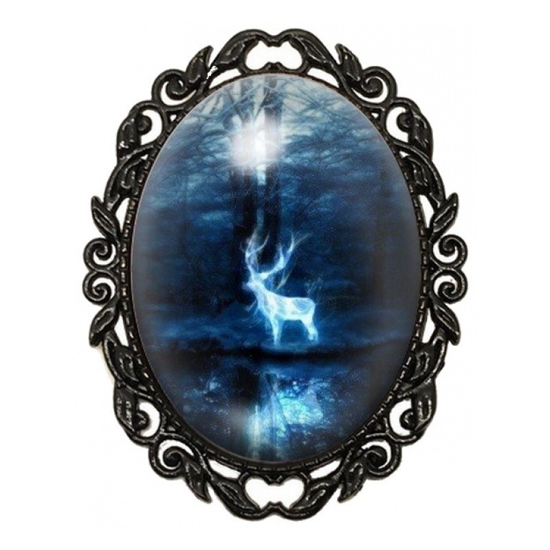 Broche Noire avec Cabochon en Verre Cerf Patronus Lumineux dans la Forêt