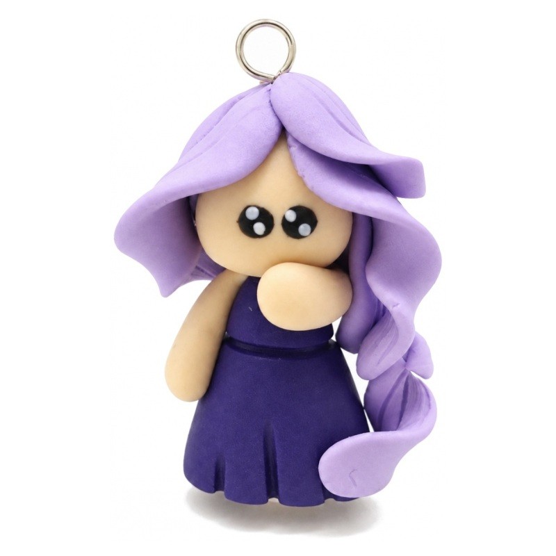 Breloque Chibi Poupée Violette en Fimo Fait-Main 30x20mm