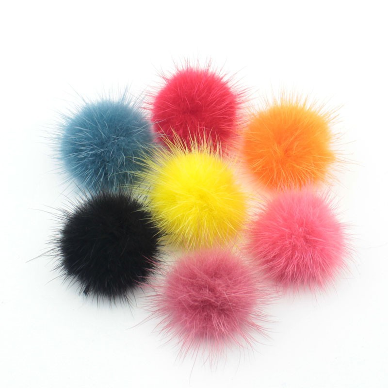 4 Pompons Boules en Fausse Fourrure Multicolore 30mm