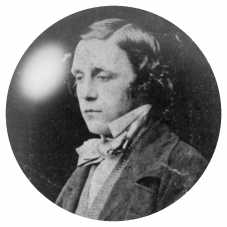 Cabochon en Verre Illustré Lewis Carroll au Nœud Papillon 12 à 25mm pour la Création de Bijoux Fantaisie - DIY