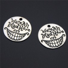 2 Breloques Chat du Cheshire Thème Alice au Pays des Merveilles "We're All Mad Here" Argenté 20mm